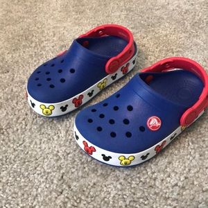 New WO Tags Toddler Boys Sz 9 Lite-Up Mickey Crocs